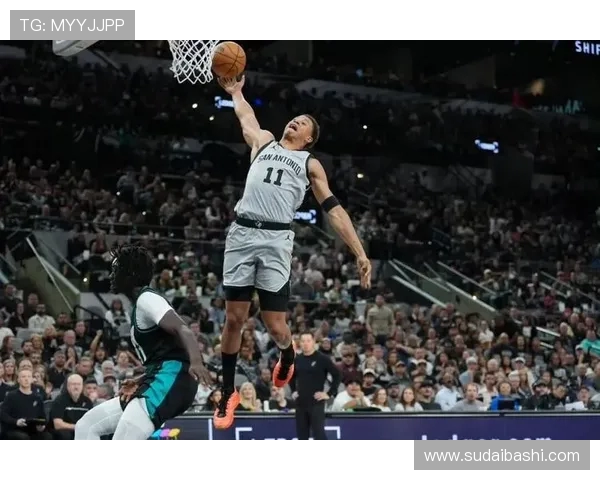 卡斯尔表现抢眼12投4中斩获18分3篮板5助攻2抢断并罚球12中10